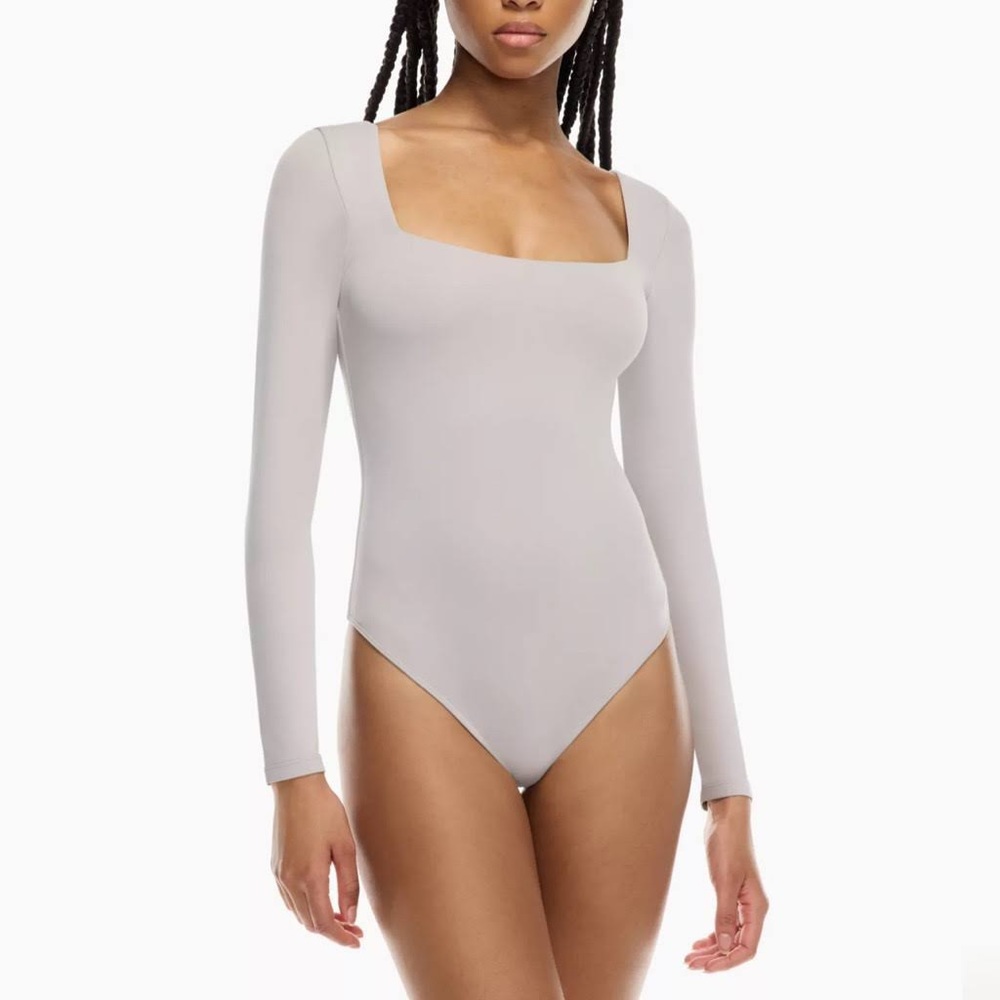 Aritzia Babaton Contour Sleeveneck Longsleeve Bodysuit in Opal Grey XS